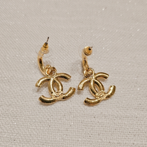 Chanel vintage gold pearl dangle earrings - Picture 2 of 2